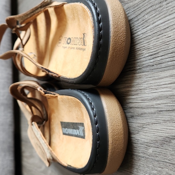 Romika beige nubuck suede slide sandals, size 41 - Picture 8 of 10